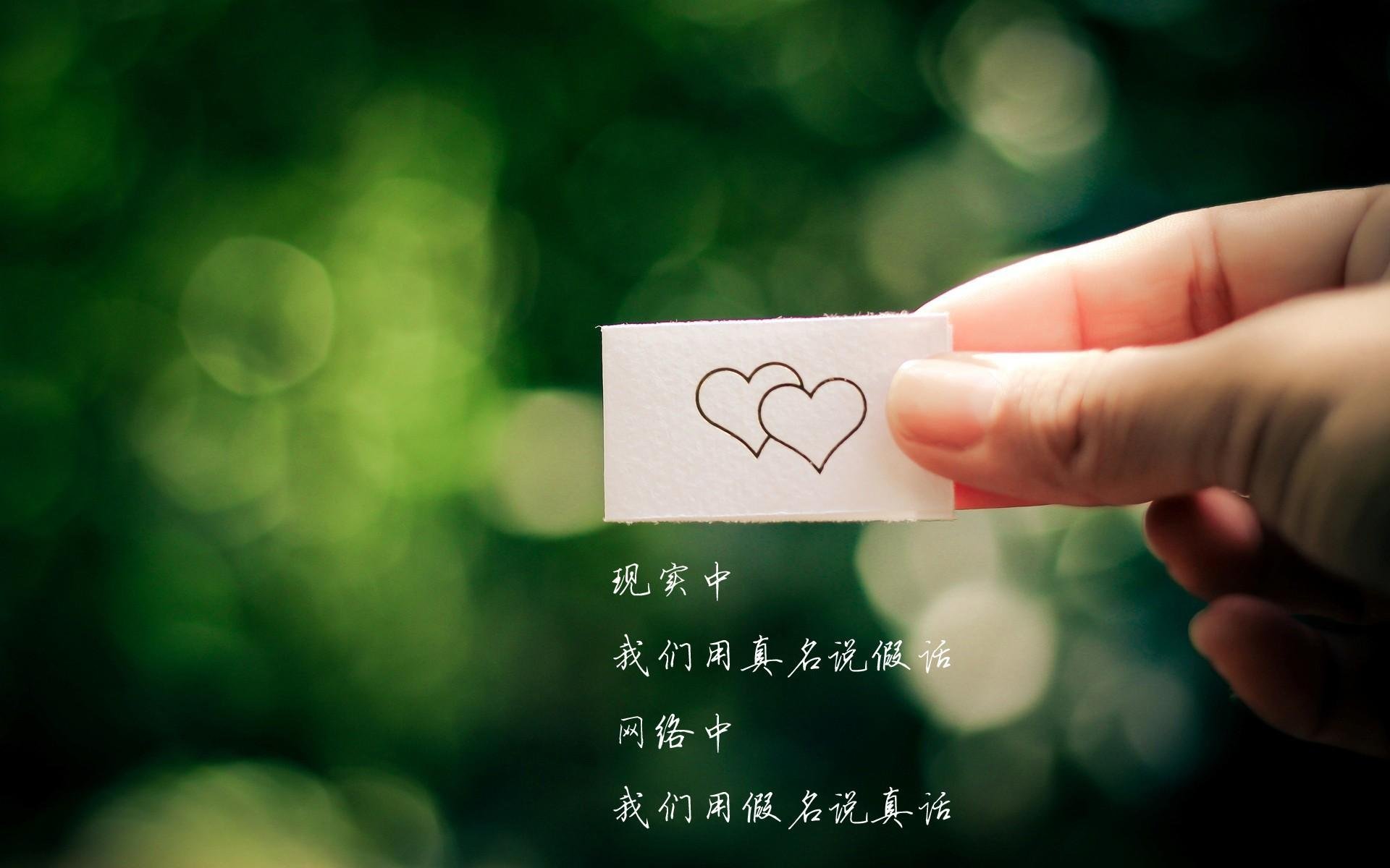 曼联明星新援在比赛中表现出色，助球队取胜，曼联新引援
