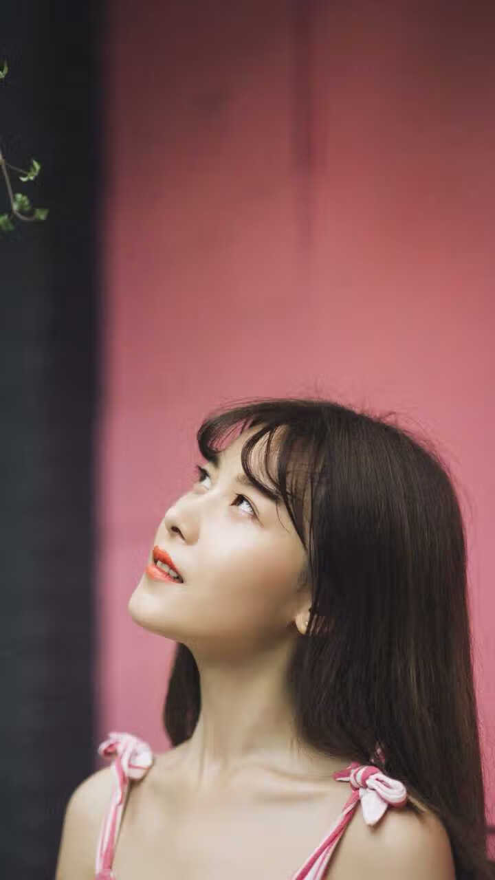女子泳将赛后含泪致谢团队，女子游泳重赛结果