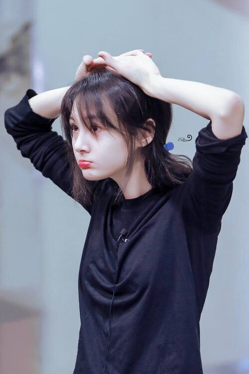 换人节奏是否依据对手战术变化动态调控，换人是啥