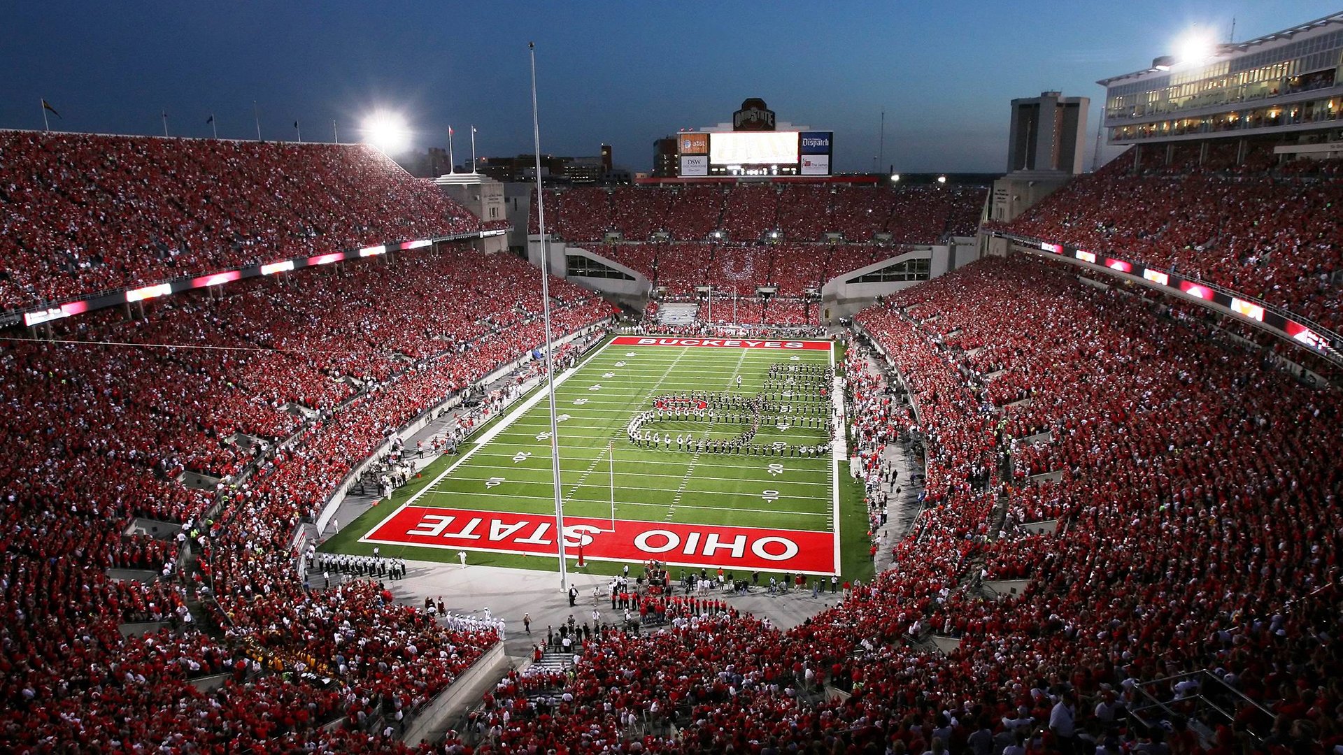 “从泥泞到雪地：极端环境下的速度较量”，我们从泥泞中走来