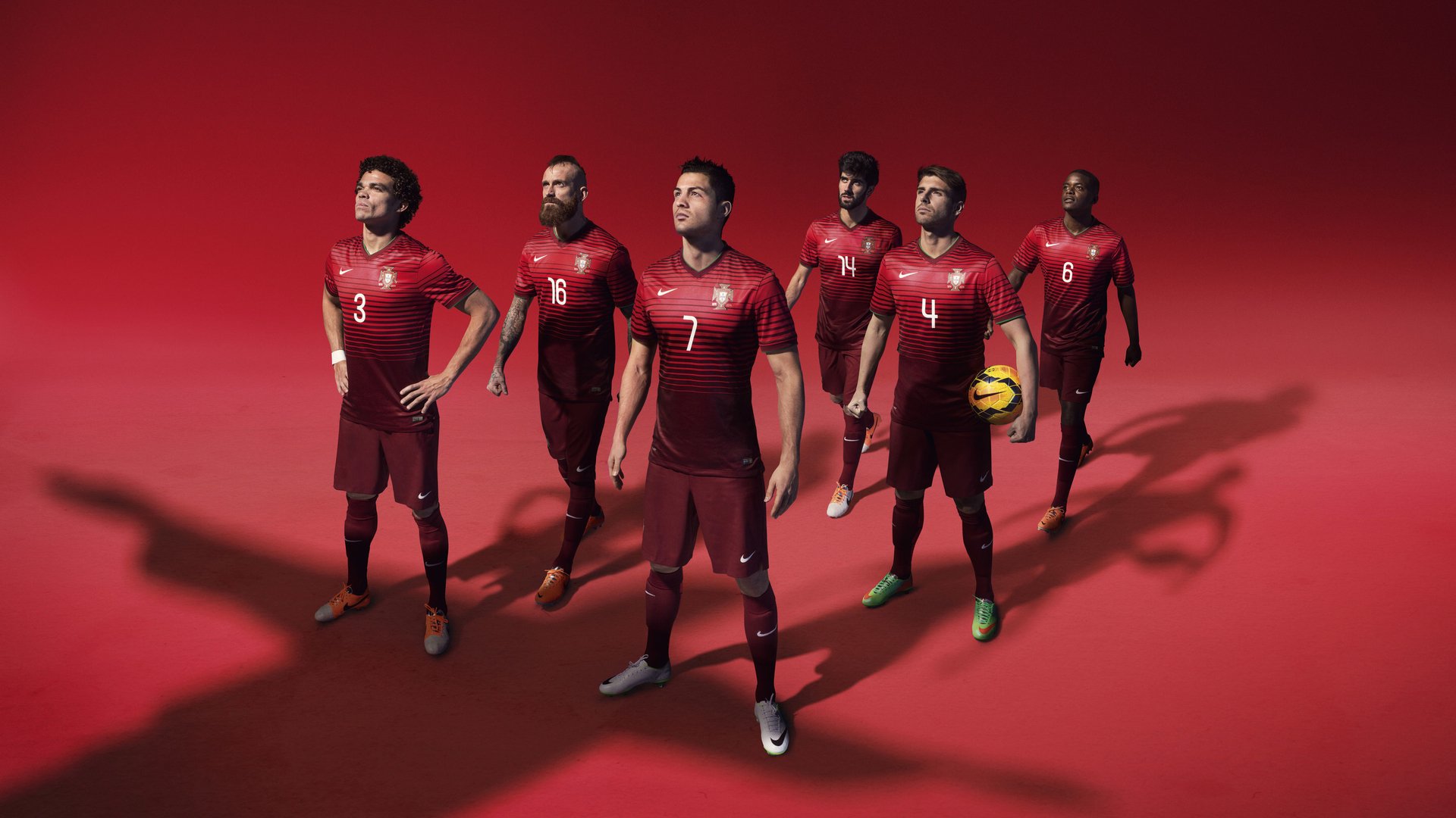 开云体育中国官网-【视频“VAR”系统引发争议】裁判科技应用，提升公正是否存在副作用？